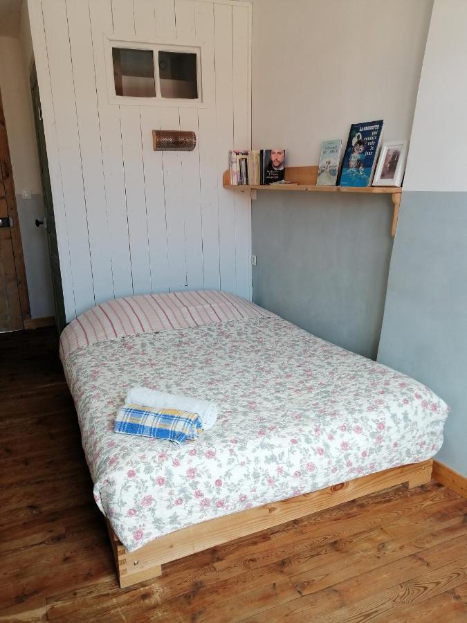 File Dans Ta Chambre ! Le Monastier sur Gazeille 部屋 写真